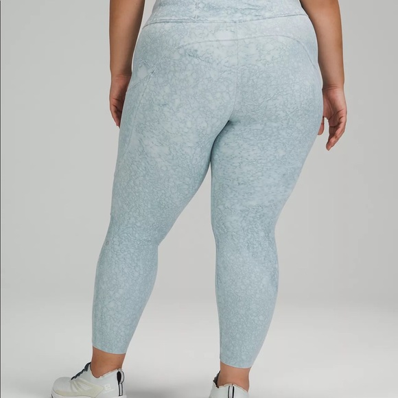 Fast and Free High-Rise Tight 25” Lululemon - Picture 2 of 2